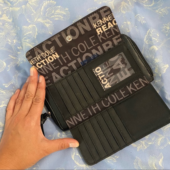 Black Kenneth Cole Reaction Wallet - Picture 3 of 4